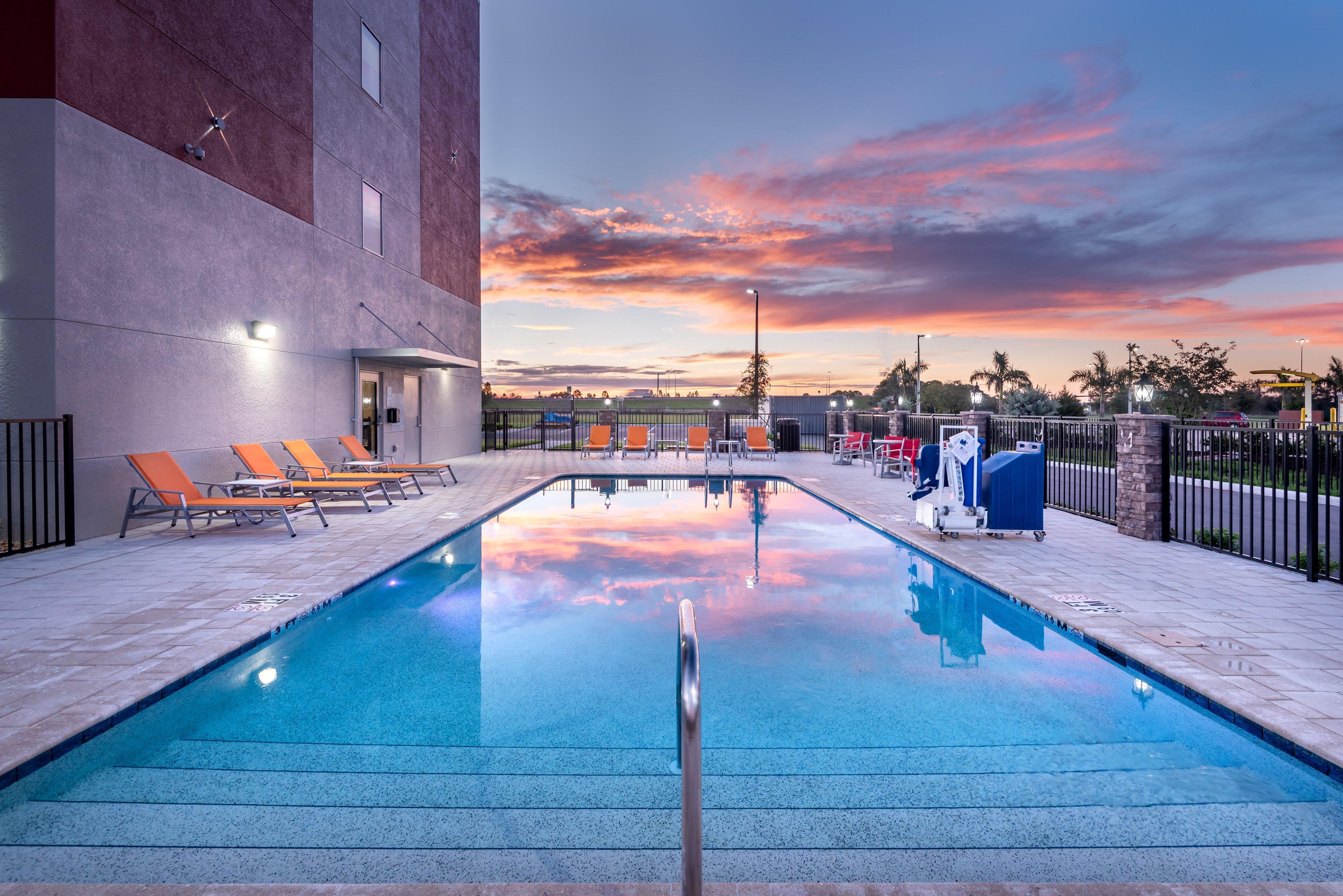 Holiday Inn Express & Suites - Punta Gorda By Ihg Exterior foto